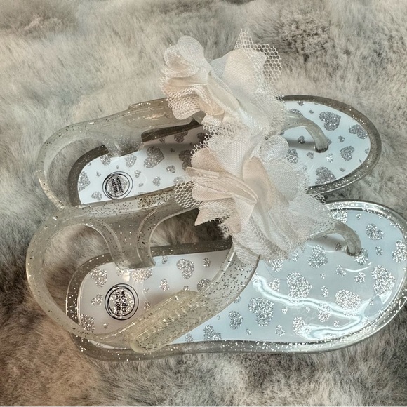 Wonder Nation Glitter Sandals with White Flower - Picture 6 of 8